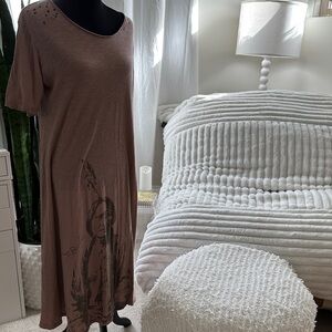 Magnolia Pearl Dylan Dusty Pink Graphic Maxi Dress OS